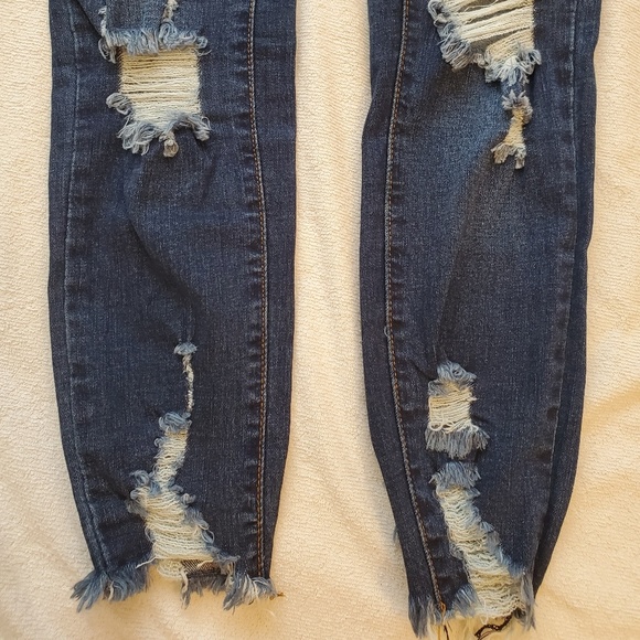 Button down Jean's ๐ - Picture 4 of 5